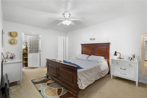 Duplex in Gainesville, Florida 2 bedrooms, 81.2 sq.m. № 2216410 - photo 10