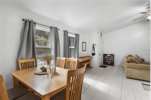 Duplex in Gainesville, Florida 2 bedrooms, 81.2 sq.m. № 2216410 - photo 6