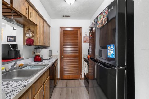 Duplex in Gainesville, Florida 2 bedrooms, 81.2 sq.m. № 2216410 - photo 7