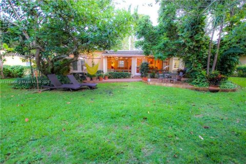 Villa ou maison à louer à Coral Gables, Floride: 3 chambres, 178.84 m2 № 1847597 - photo 23