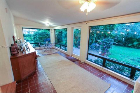 Villa ou maison à louer à Coral Gables, Floride: 3 chambres, 178.84 m2 № 1847597 - photo 14