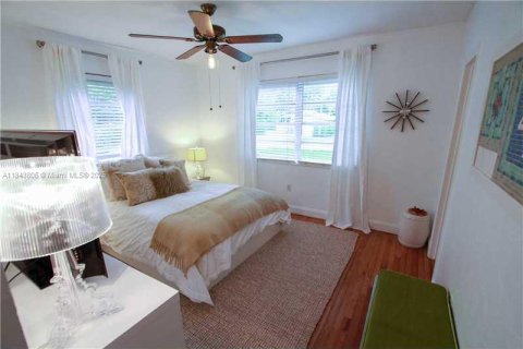 Villa ou maison à louer à Coral Gables, Floride: 3 chambres, 178.84 m2 № 1847597 - photo 4