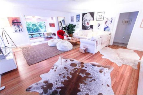 Villa ou maison à louer à Coral Gables, Floride: 3 chambres, 178.84 m2 № 1847597 - photo 20