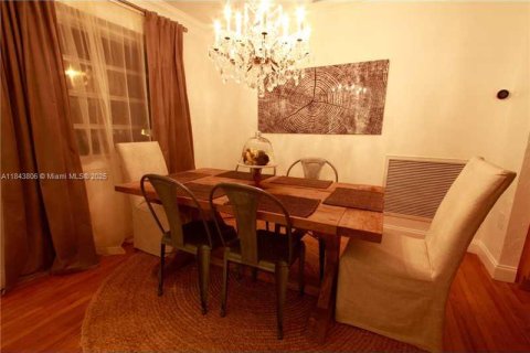 Villa ou maison à louer à Coral Gables, Floride: 3 chambres, 178.84 m2 № 1847597 - photo 24