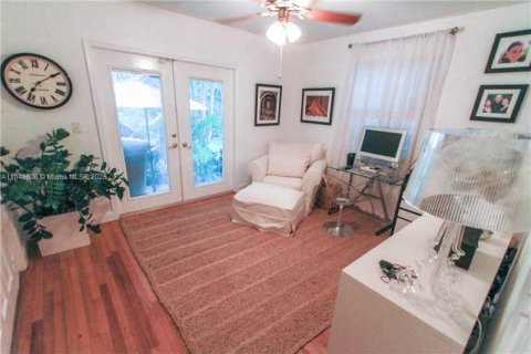 Villa ou maison à louer à Coral Gables, Floride: 3 chambres, 178.84 m2 № 1847597 - photo 19