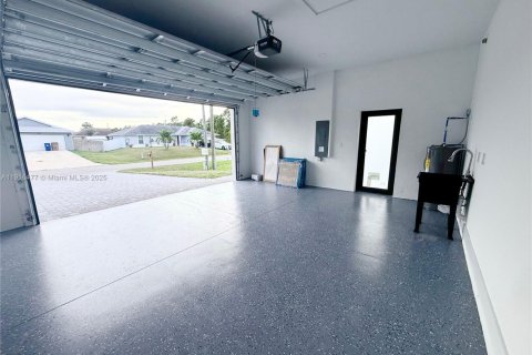 Casa en venta en Lehigh Acres, Florida, 3 dormitorios, 162.3 m2 № 2082517 - foto 10