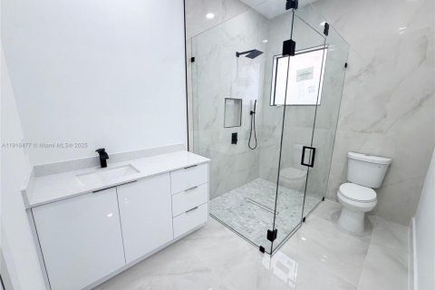 Casa en venta en Lehigh Acres, Florida, 3 dormitorios, 162.3 m2 № 2082517 - foto 18