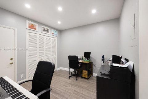 Купить виллу или дом в Майами, Флорида 3 спальни, 148.64м2, № 2052134 - фото 15