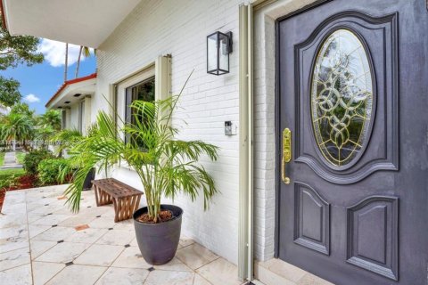 Casa en venta en Palmetto Bay, Florida, 3 dormitorios, 203.83 m2 № 1693423 - foto 3
