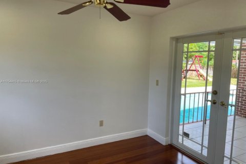 Casa en venta en Palmetto Bay, Florida, 3 dormitorios, 203.83 m2 № 1693423 - foto 19
