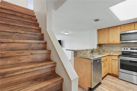 Townhouse in Largo, Florida 2 bedrooms, 82.31 sq.m. № 2210033 - photo 25