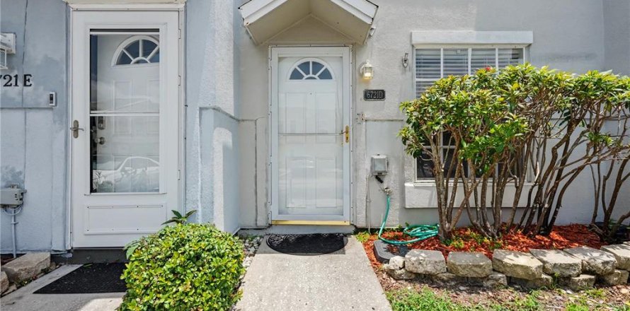 Townhouse in Largo, Florida 2 bedrooms, 82.31 sq.m. № 2210033