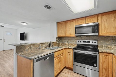 Townhouse in Largo, Florida 2 bedrooms, 82.31 sq.m. № 2210033 - photo 17