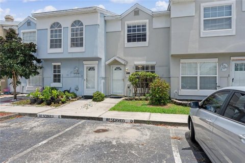 Townhouse in Largo, Florida 2 bedrooms, 82.31 sq.m. № 2210033 - photo 3