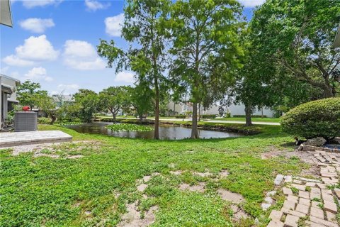 Townhouse in Largo, Florida 2 bedrooms, 82.31 sq.m. № 2210033 - photo 6