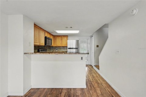 Townhouse in Largo, Florida 2 bedrooms, 82.31 sq.m. № 2210033 - photo 14