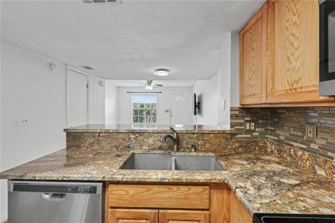 Townhouse in Largo, Florida 2 bedrooms, 82.31 sq.m. № 2210033 - photo 19