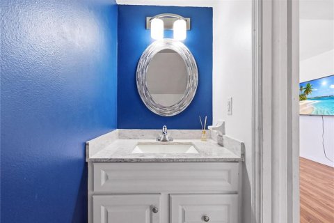 Townhouse in Largo, Florida 2 bedrooms, 82.31 sq.m. № 2210033 - photo 23