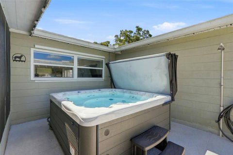 House in Kenneth City, Florida 2 bedrooms, 125.14 sq.m. № 2266287 - photo 26