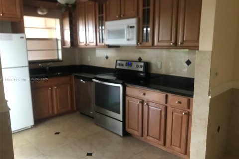 Condominio en venta en Hallandale Beach, Florida, 2 dormitorios, 111.48 m2 № 1871565 - foto 12