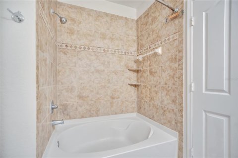 Townhouse in Orlando, Florida 2 bedrooms, 126.44 sq.m. № 2359082 - photo 13
