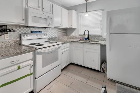 House in DeLand, Florida 2 bedrooms, 88.26 sq.m. № 2220821 - photo 6