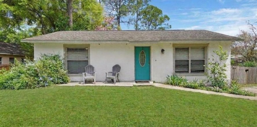 House in DeLand, Florida 2 bedrooms, 88.26 sq.m. № 2220821