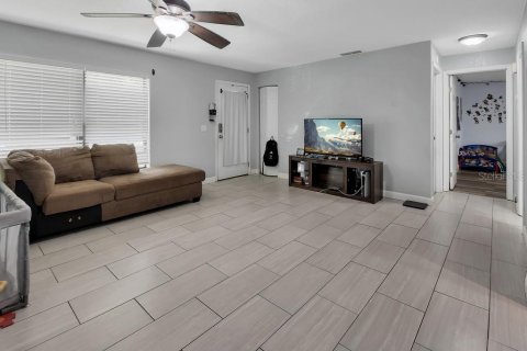 House in DeLand, Florida 2 bedrooms, 88.26 sq.m. № 2220821 - photo 4