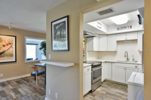 Condo in Ocala, Florida, 2 bedrooms № 2199606