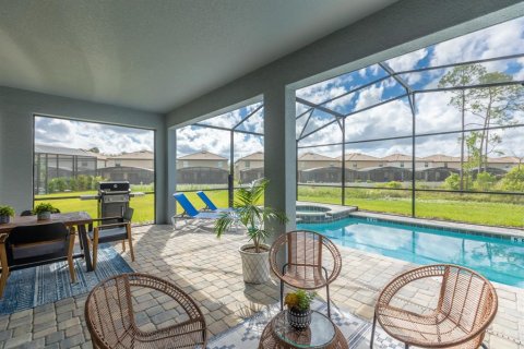 Villa ou maison à vendre à Kissimmee, Floride: 6 chambres, 277.5 m2 № 1626245 - photo 2