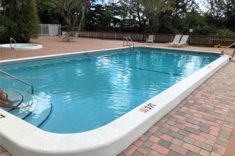 Condominio en alquiler en Miami, Florida, 1 dormitorio, 76.64 m2 № 2021832 - foto 14