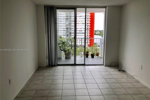 Condominio en alquiler en Miami, Florida, 1 dormitorio, 76.64 m2 № 2021832 - foto 12