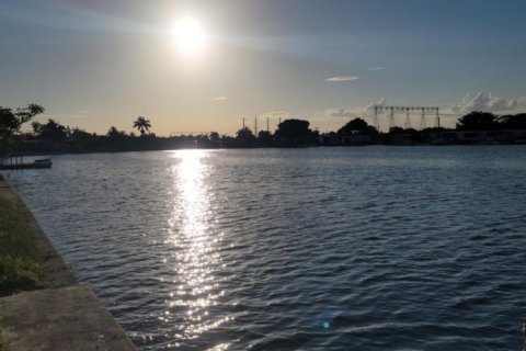 House in Fort Lauderdale, Florida 2 bedrooms, 121.33 sq.m. № 1231467 - photo 1