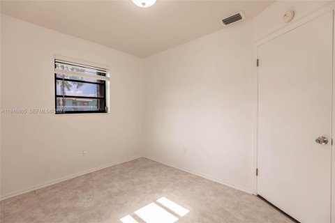 Villa ou maison à vendre à Miami, Floride: 3 chambres, 98.1 m2 № 2006781 - photo 22