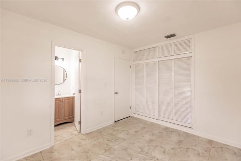 Villa ou maison à vendre à Miami, Floride: 3 chambres, 98.1 m2 № 2006781 - photo 20