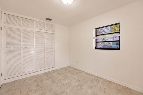Villa ou maison à vendre à Miami, Floride: 3 chambres, 98.1 m2 № 2006781 - photo 21