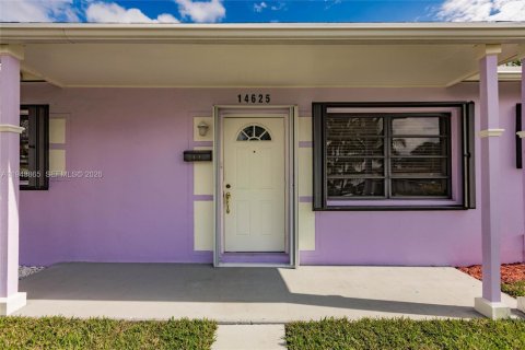Villa ou maison à vendre à Miami, Floride: 3 chambres, 98.1 m2 № 2006781 - photo 5