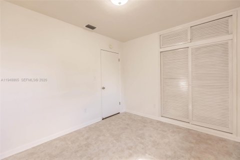 Villa ou maison à vendre à Miami, Floride: 3 chambres, 98.1 m2 № 2006781 - photo 26