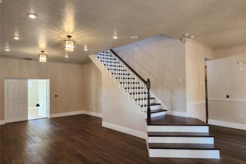 Casa en venta en Sorrento, Florida, 5 dormitorios, 274.99 m2 № 2258535 - foto 6