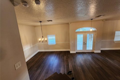 Casa en venta en Sorrento, Florida, 5 dormitorios, 274.99 m2 № 2258535 - foto 8