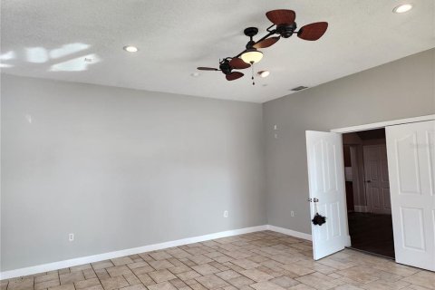 Casa en venta en Sorrento, Florida, 5 dormitorios, 274.99 m2 № 2258535 - foto 14