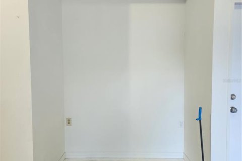 Casa en venta en Sorrento, Florida, 5 dormitorios, 274.99 m2 № 2258535 - foto 25