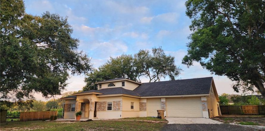 Casa en Sorrento, Florida 5 dormitorios, 274.99 m2 № 2258535