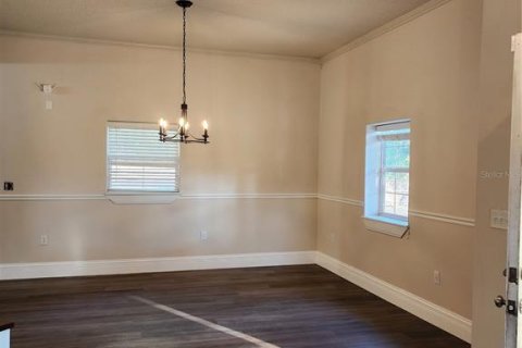 Casa en venta en Sorrento, Florida, 5 dormitorios, 274.99 m2 № 2258535 - foto 5