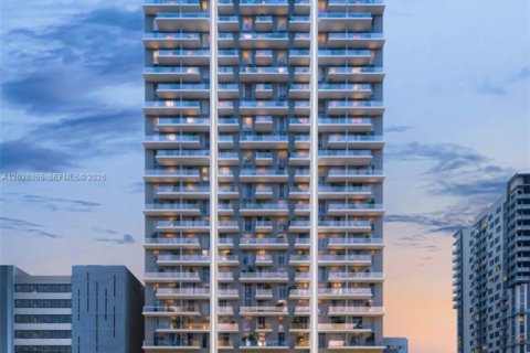 Condo in Miami, Florida, 2 bedrooms  № 2242086 - photo 8