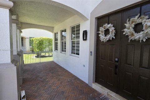 House in Weston, Florida 6 bedrooms, 361.76 sq.m. № 1798800 - photo 5