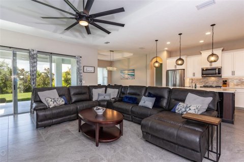House in Palm Coast, Florida 3 bedrooms, 237.27 sq.m. № 1261123 - photo 10