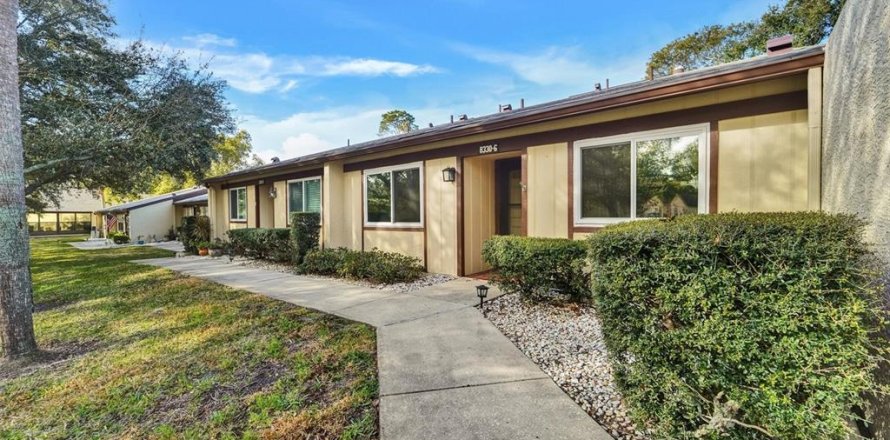 Condo à Port Richey, Floride, 2 chambres  № 2099295
