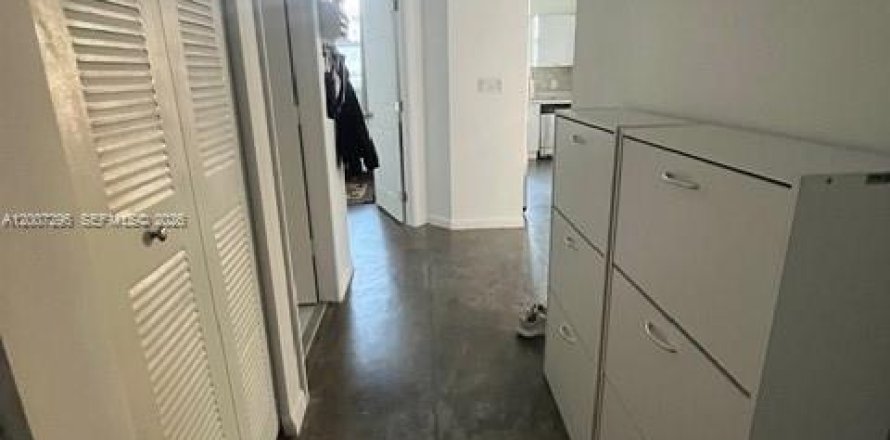 Condominio en Miami, Florida, 2 dormitorios  № 2074221