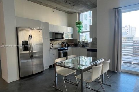 Condominio en alquiler en Miami, Florida, 2 dormitorios, 96.25 m2 № 2074221 - foto 5
